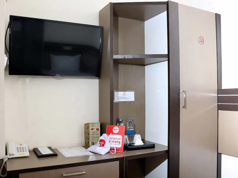 NIDA Rooms Railway Median Kantor Post