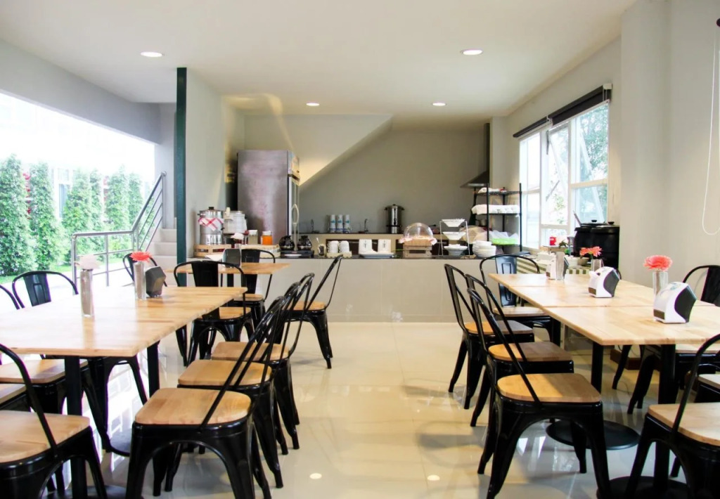 The Zell Budget Hotel Buriam
