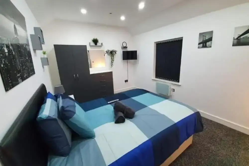 3 Bedrooms Apartments Near Town Center