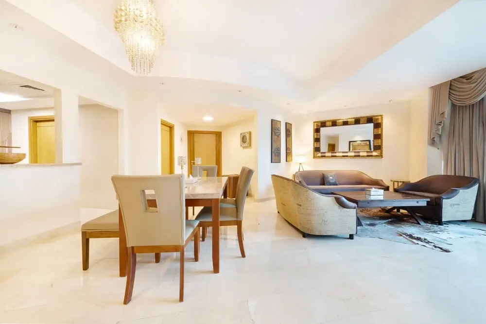 Maison Privee - Spacious Apt w/ Beach, Pool and Marina Access