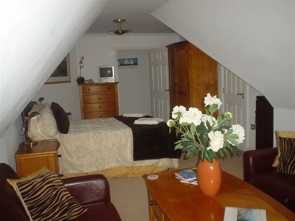 Kernow Homes - Travel accommodation