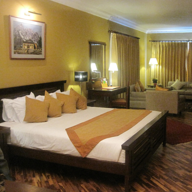 Shangri La Hotel