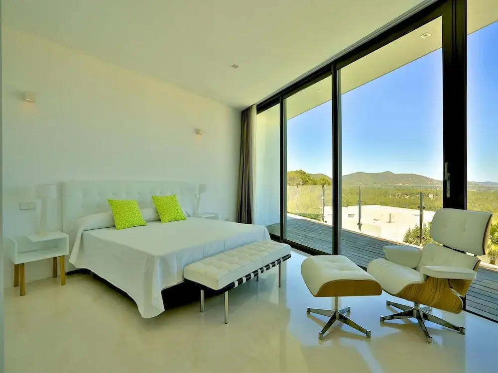 Modern Holiday Home With Vast Terracing