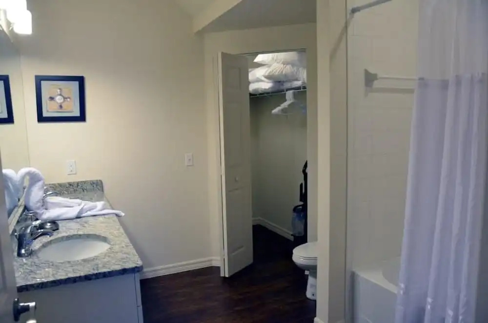 Nov Special at Lucaya 3 Beds 2 Bath ID: 61205