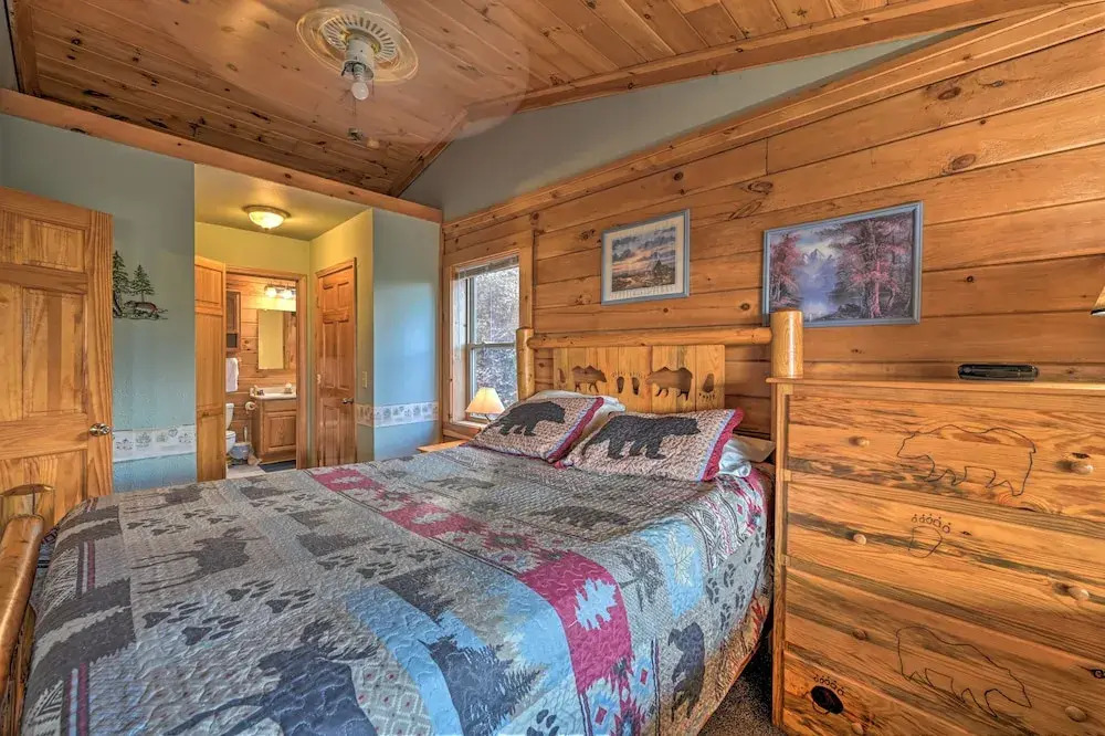 'bear Den' Cabin: Hot Tub, 4 Mi to Nantahala River