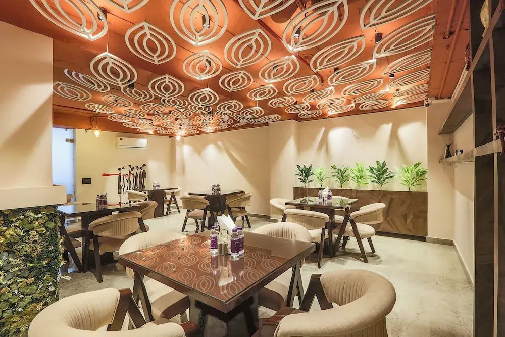 FabHotel Green Lotus Luxe