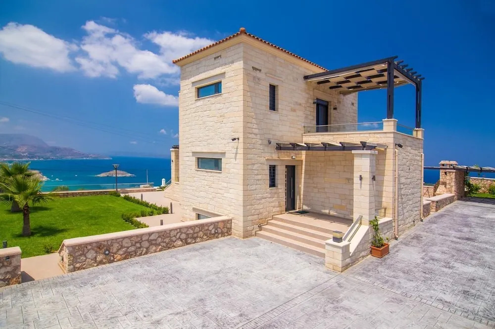Levanda Luxury Stone Villa