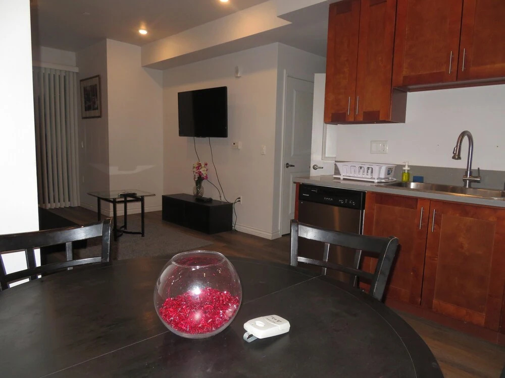 Fully Furnished Apartments near CSUN