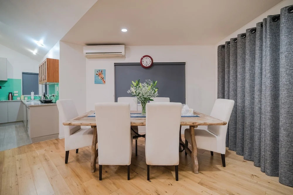 Windsor Park Spacious & Modern 3 bedrooms House