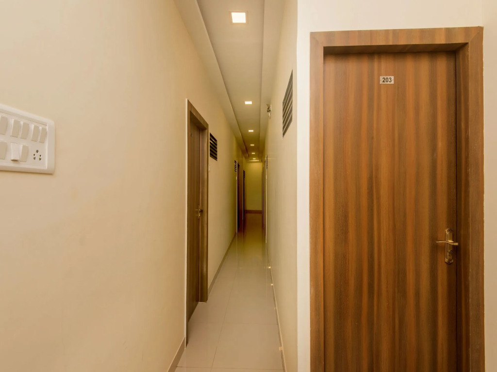 Hotel Golden Galaxy - Santacruz East