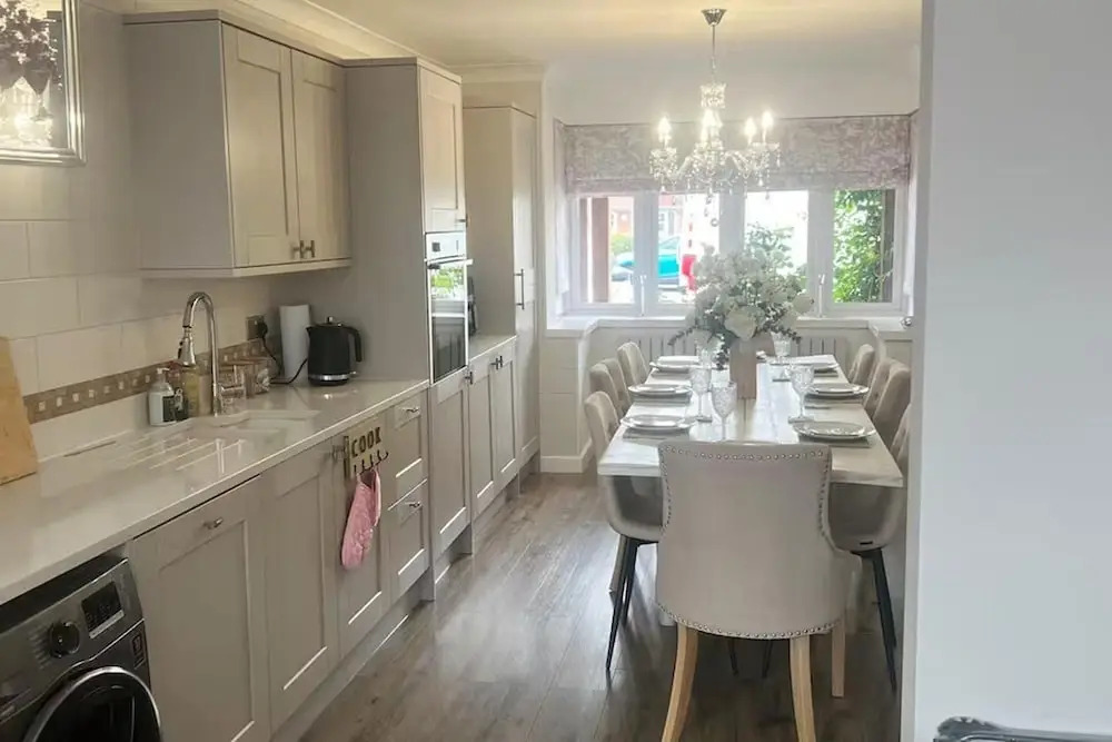 Tranquil Solihull Retreat - 3 Bedroom House