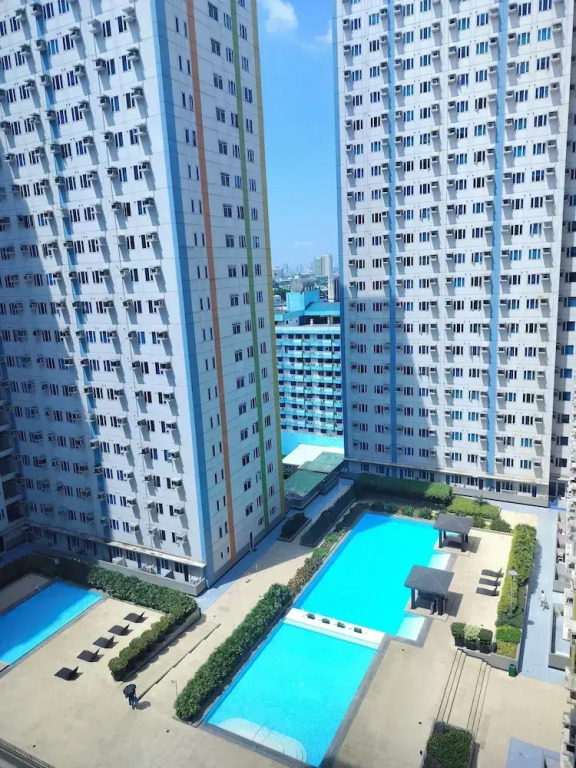 Luxurious City Getaway in Quezon City - Private Condo for Rent