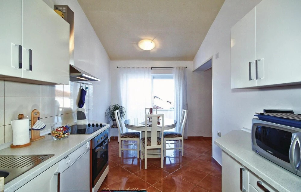 Beautiful Home in Umag With Wifi and 2 Bedrooms