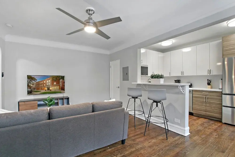 Lovely 1BR in Evanston -Elmwood 105