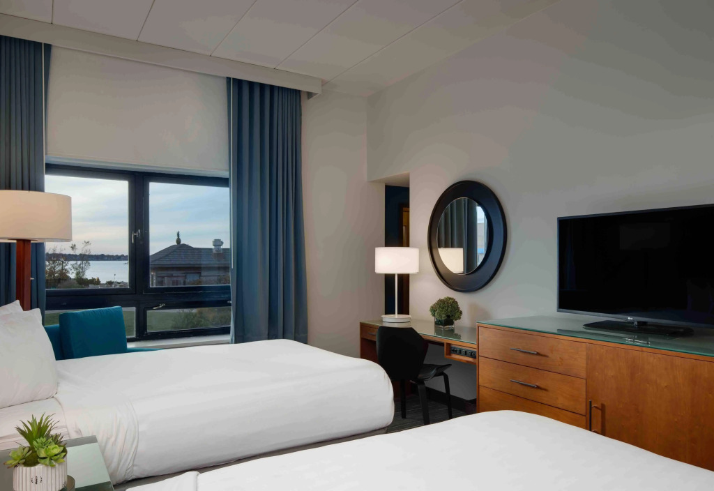 Newport Harbor Island Resort