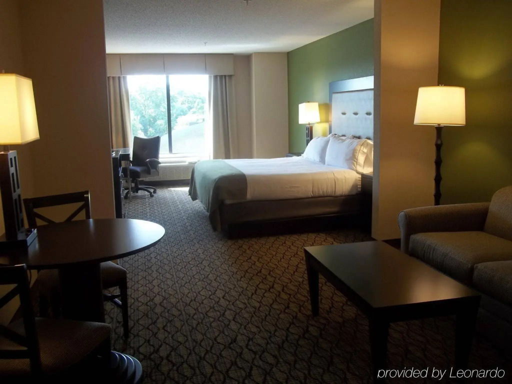 Holiday Inn Express and Suites Winchester by IHG