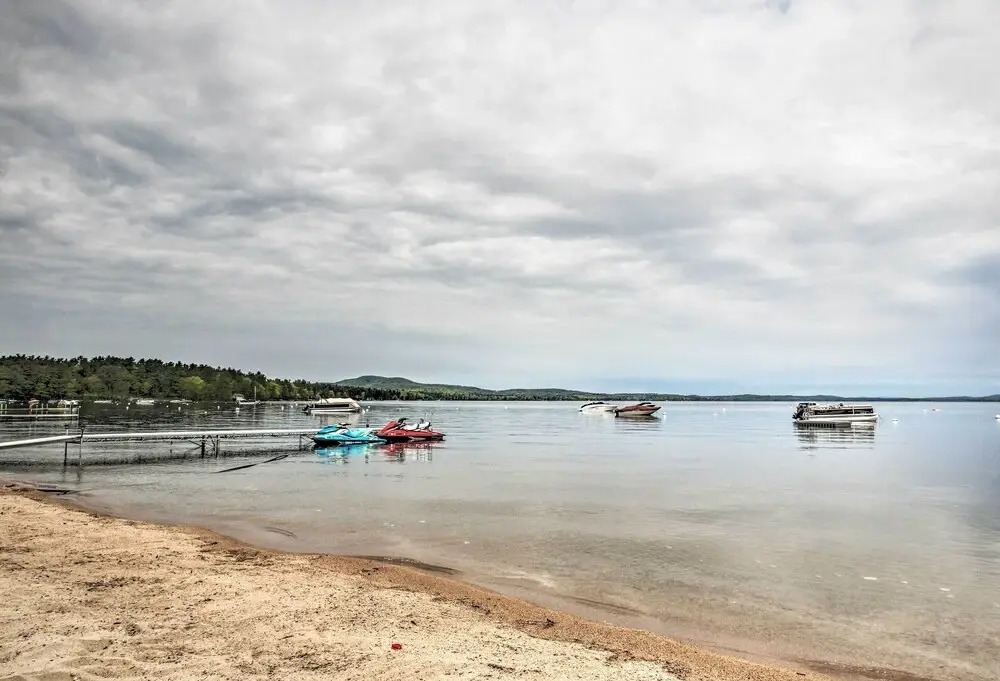 Sebago Lake Cottage w/ Patio + Beach Access!