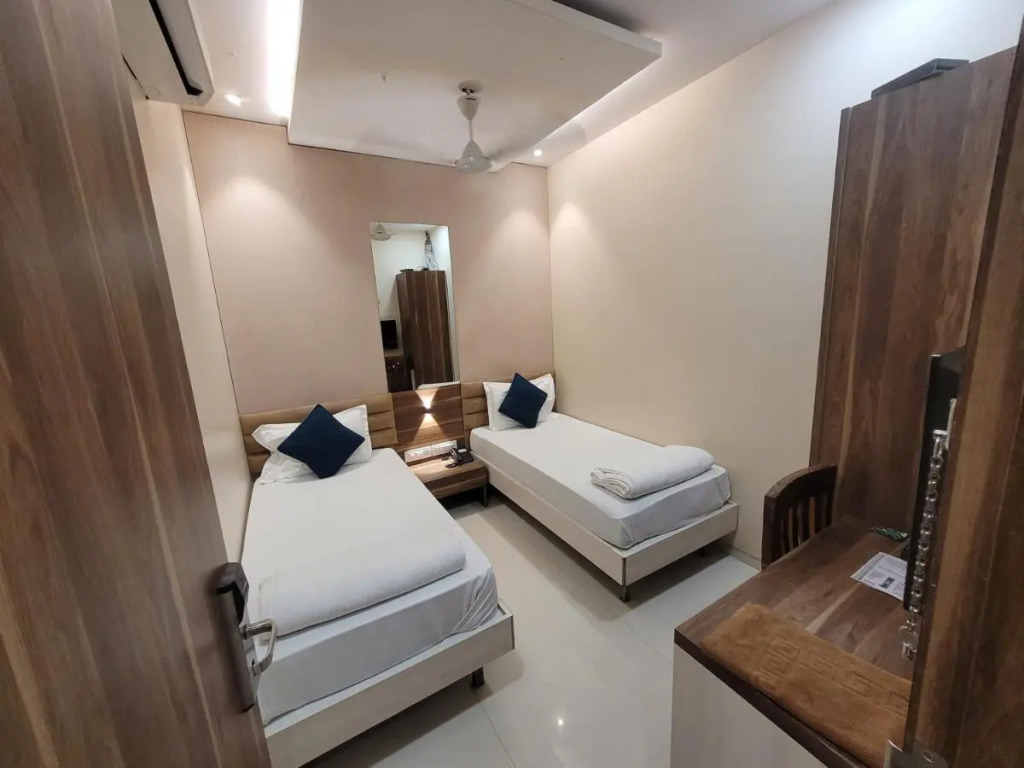 Hotel Heritage - Near Trade Center, Visa Consulate BKC