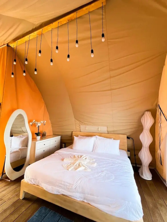 Floating Home in Reef Resort Unit 13