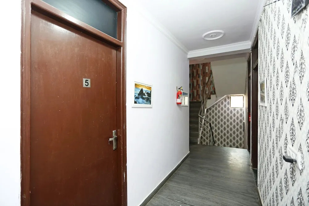 OYO 8969 Hotel Eagle Eye