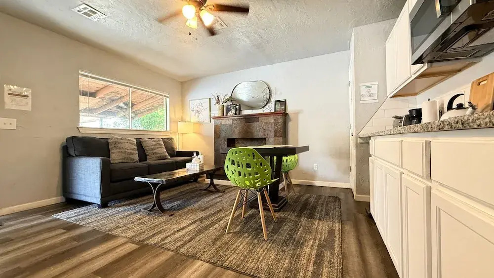 Budget-friendly Studio in OKC Private Entry 20-3