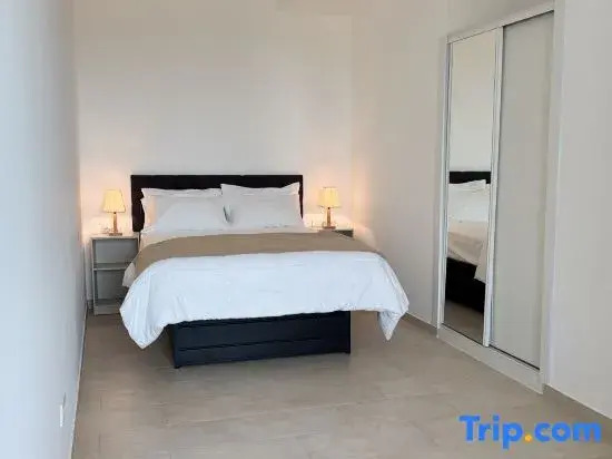 Joli Beach House - Charming Second Floor T1 Center - With Balcony