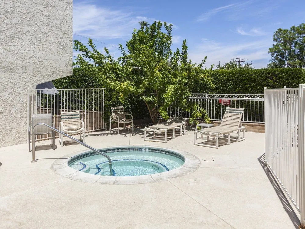 The Hideaway - 21 and Over - A Town & Desert Boutique Hotel