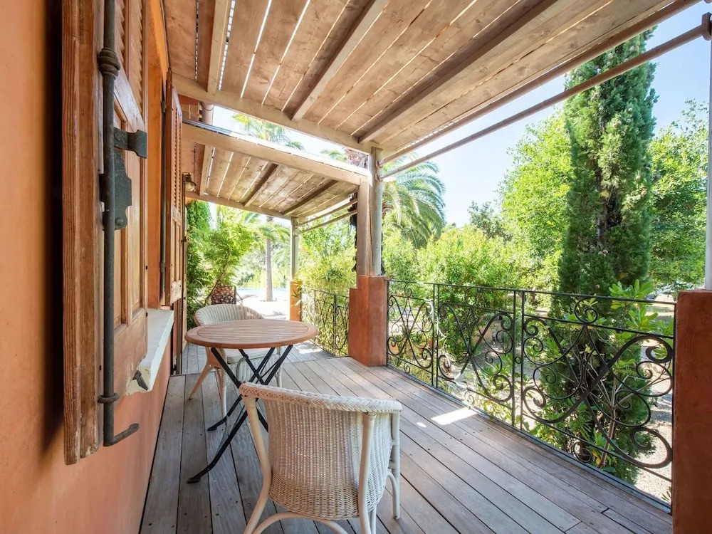 Spacious Holiday Home in La Croix Valmer With Private Pool