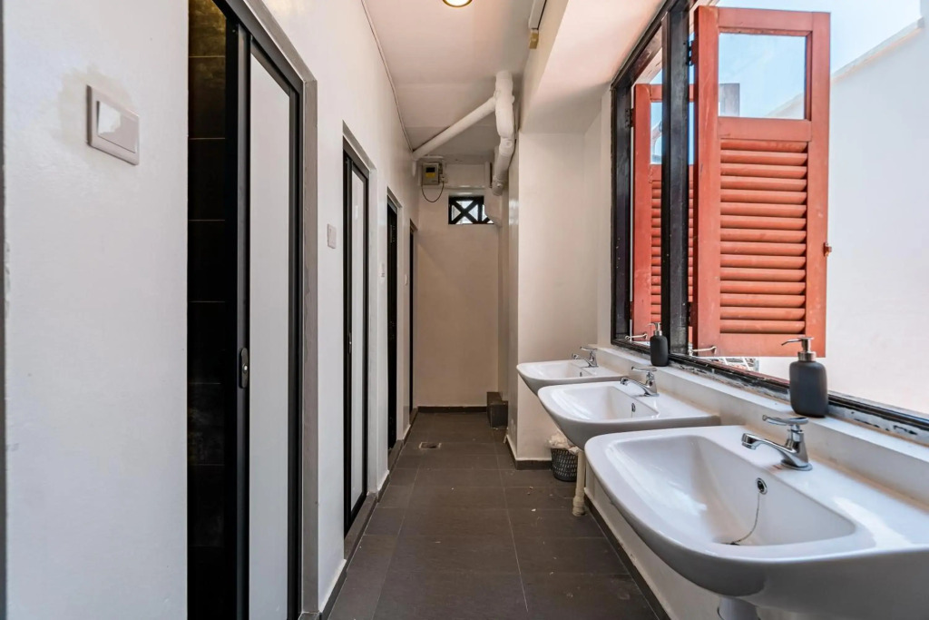 RedDoorz Hostel Near Chinatown Mrt