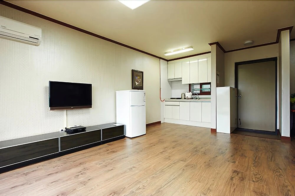Seogwipo Sandule Pool House Pension