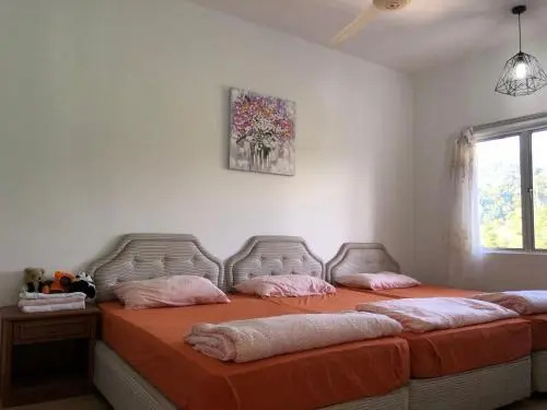 Selesa Hillhomes Cosy House