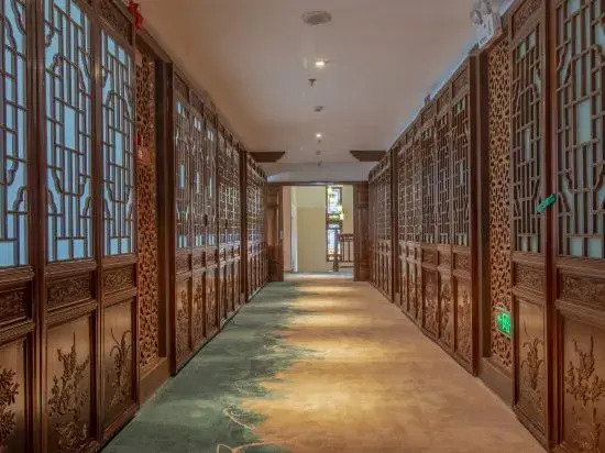 Lijiang Phoenix Health Resort Hotel (Shuhe Ancient Town Branch)