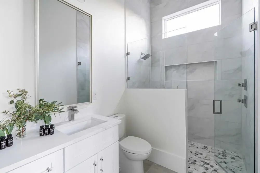 Rendezvous by Avantstay Modern Haven w/ Game Room, Roof Top, Pool & Close to Beach!
