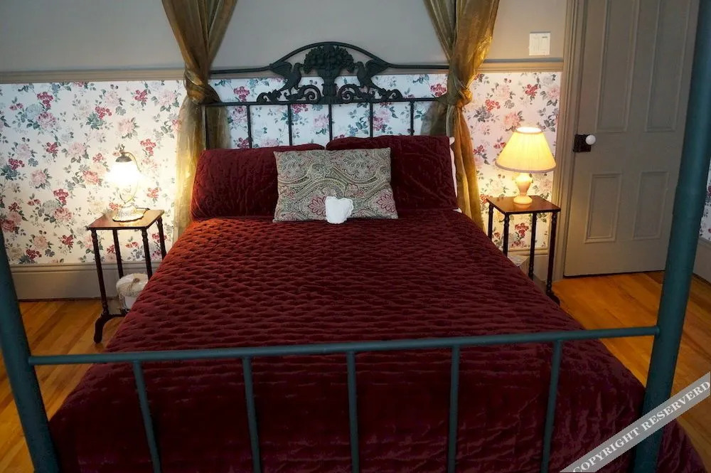 Pine Street Inn B&B