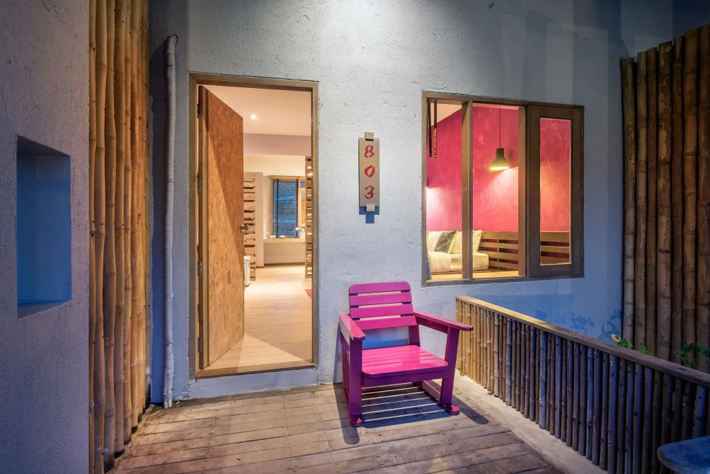 Bar and Bed