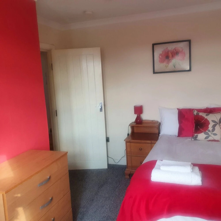 Pretty 4 Double Bedroom Home With 3 Bathrooms