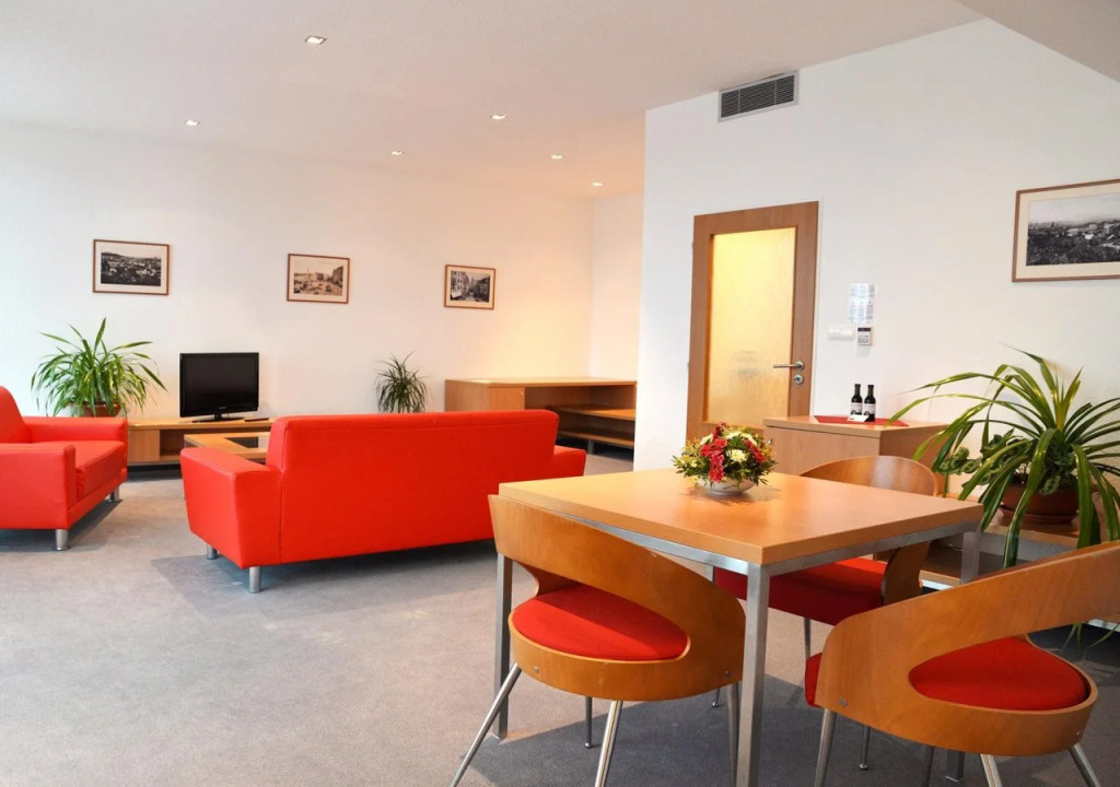 Avanti Hotel