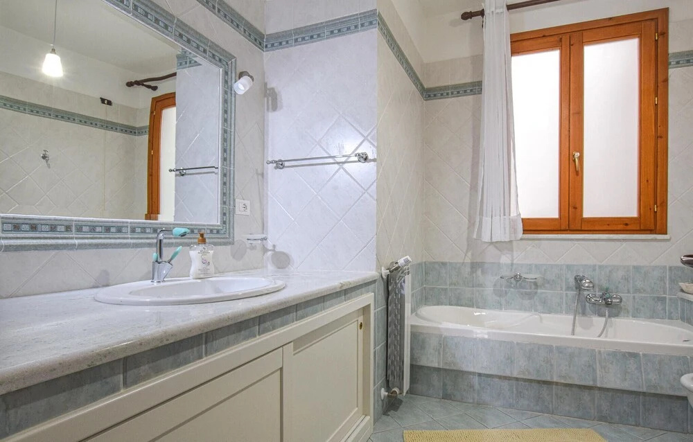 Awesome Apartment in Altavilla Milicia With 3 Bedrooms and Wifi