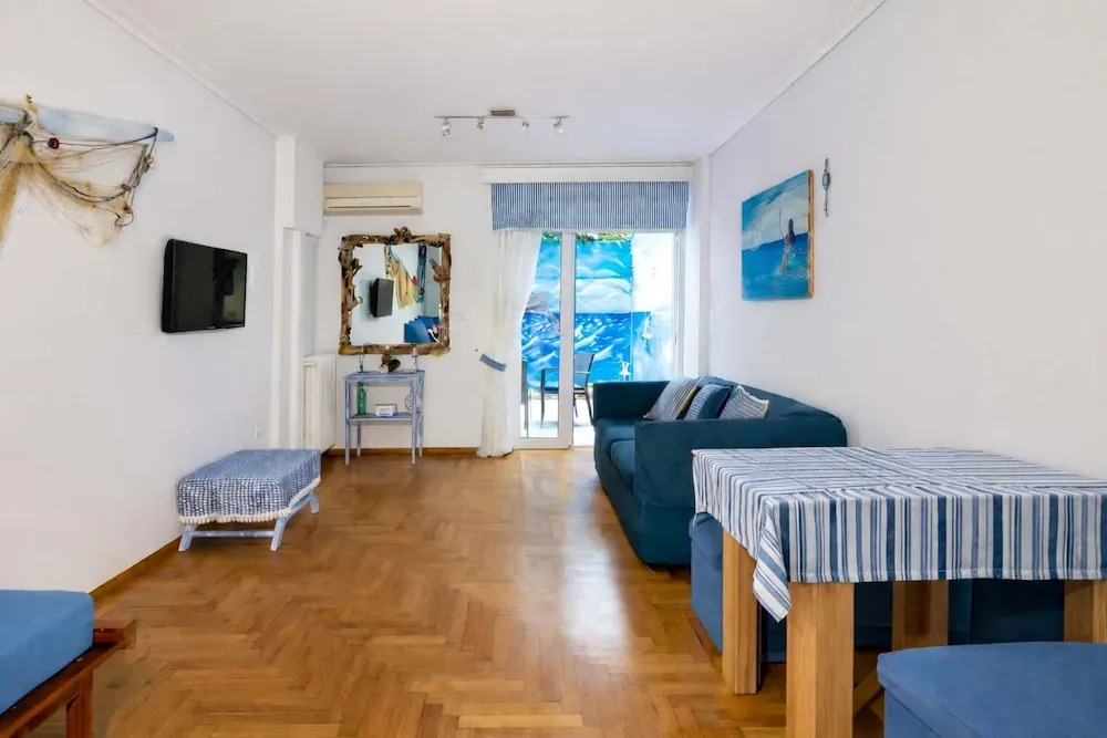 Seaside Escape With Balcony in Paleo Faliro