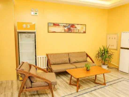 Pebble Motel (Jiusan Road Bus Station, Lvshun)