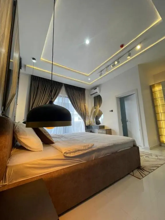 One Bedroom (En-suite) In a shared 4bedroom Terrace duplex with pool and gym