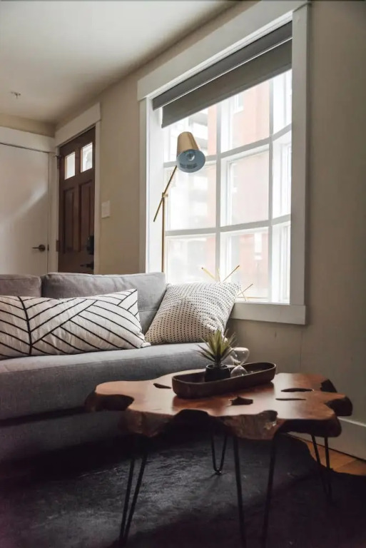 Renovated & Modern Home in Downtown Philly