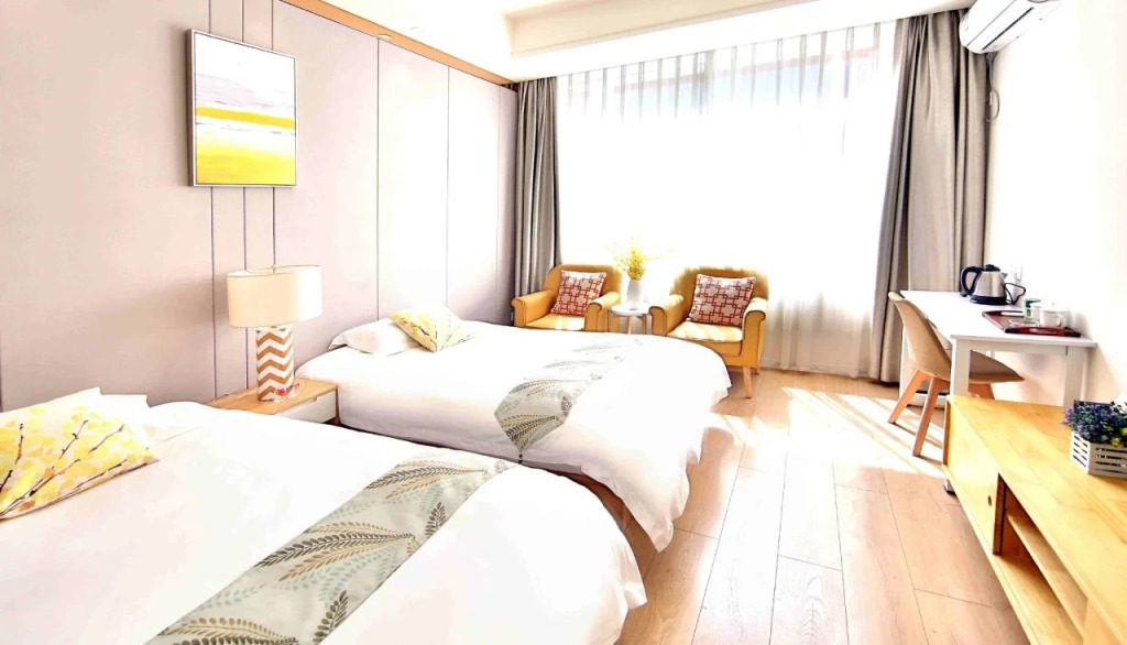 Time Machine Hotel