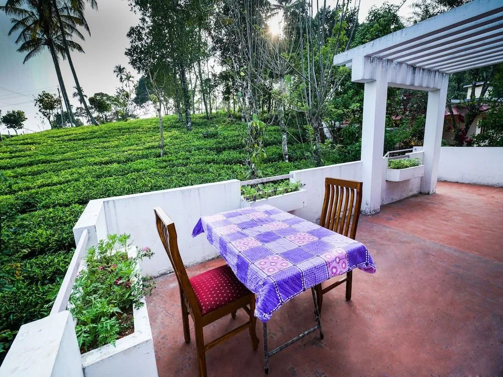 OYO 13548 Leaf Garden Cottage