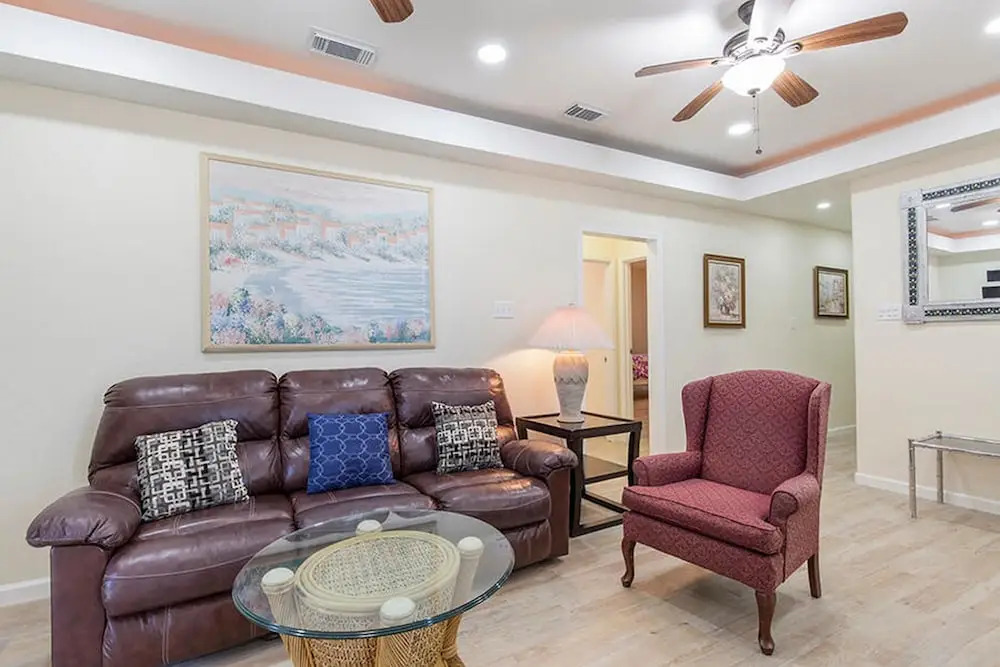Aquarius Condominium 1001