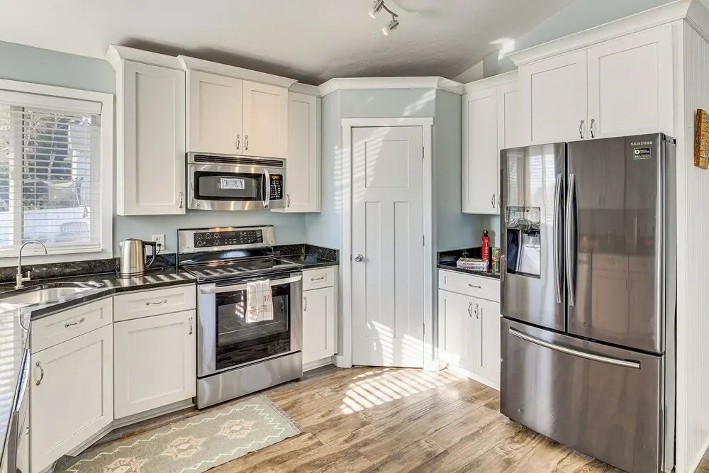 Family Home w/ Fenced Yard Between Provo & Slc!