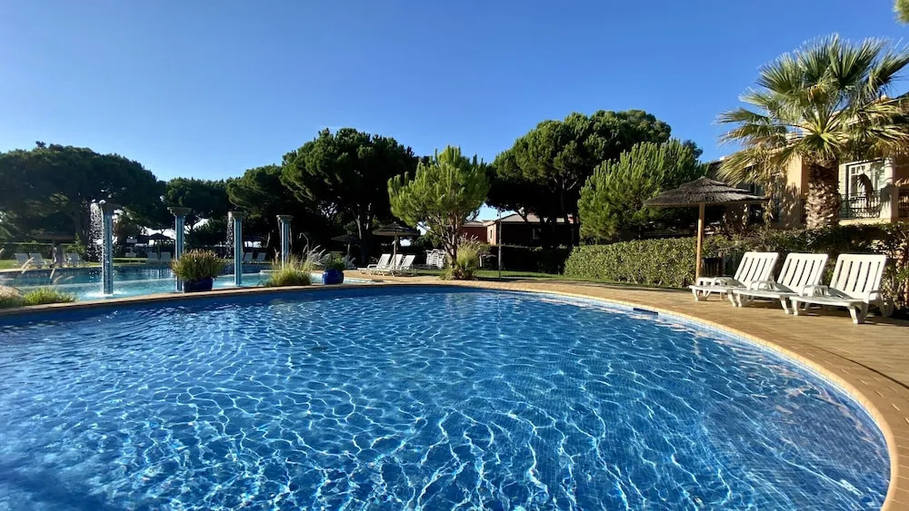 Bicos 303 - Shared Pool - 6 Guests - Albufeira