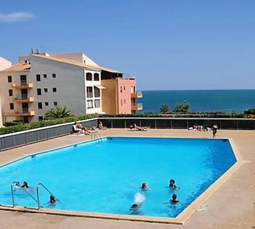 Studio in Agde, With Private Pool and Furnished Terrace - 50 m From th