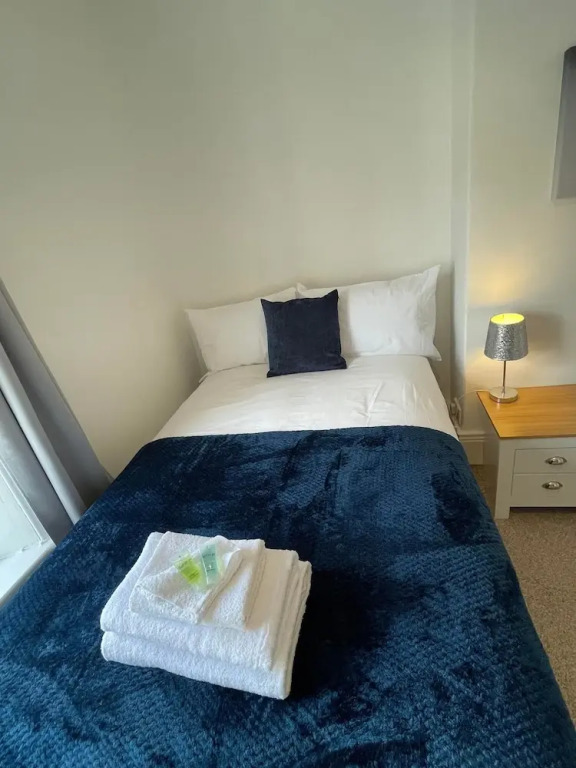 Lovely 3 Bedroom Apartment In Newcastle Upon Tyne With Free Parking