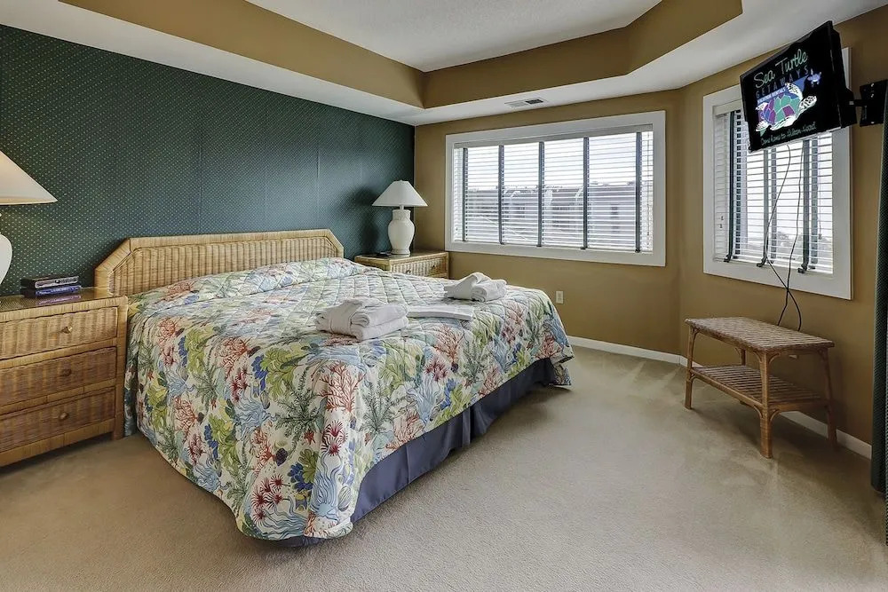 Shorewood 433 by RedAwning